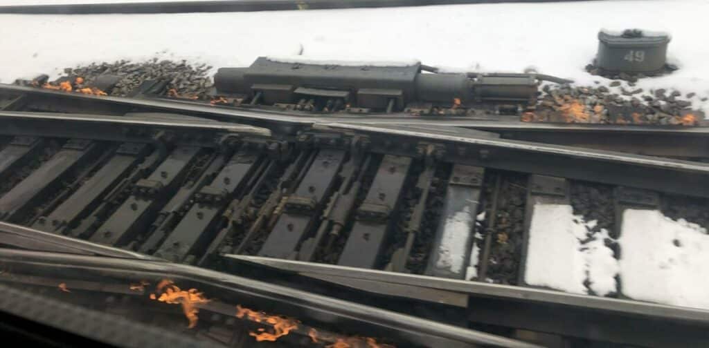 Flame track heater