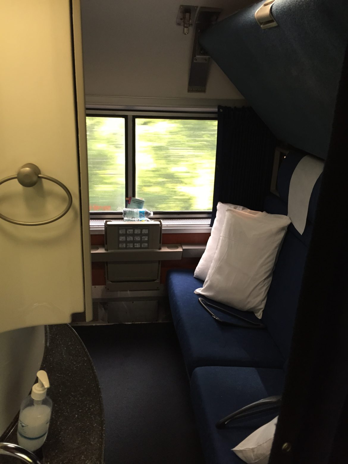 Amtrak Bedrooms: A Resource For New Passengers - Twk