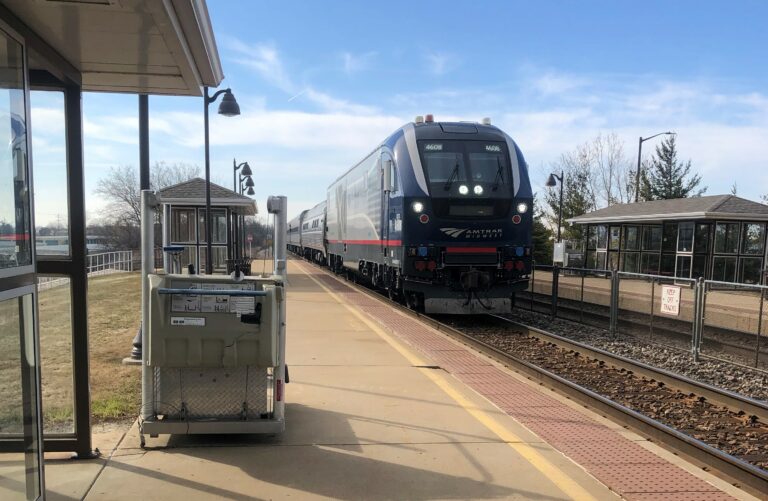 Amtrak Hiawatha in SVT