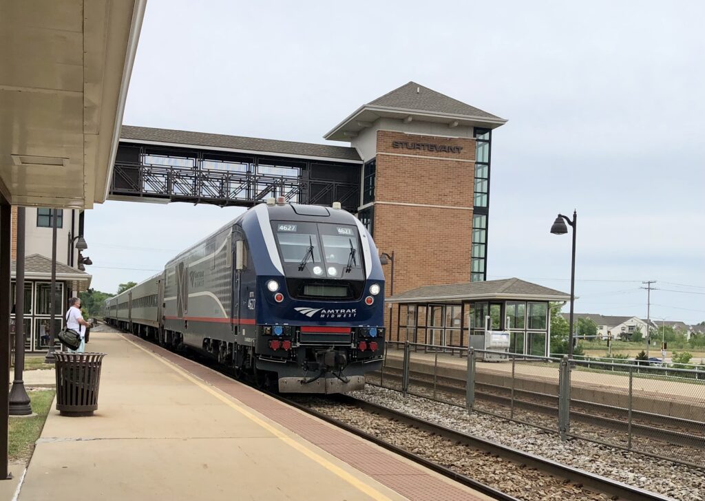 Amtrak's Hiawatha pulling into SVT
